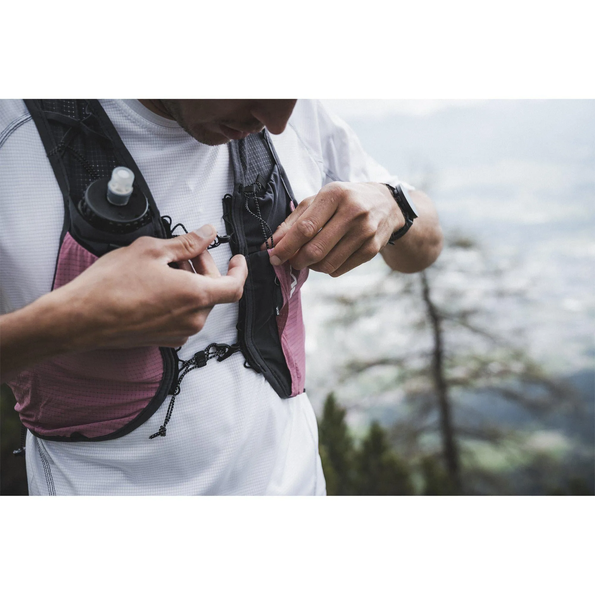 Strive Fly Vest Black